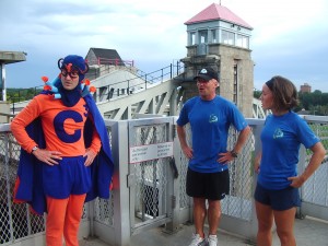 Matt and Steph with Cool Captain Climate atop the highest hydraulic lift-locks in the world: Lock 21. 