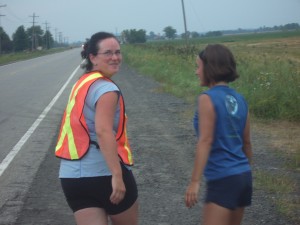 Vanessa running Steph’s last 5km with her in the fields of Quebec